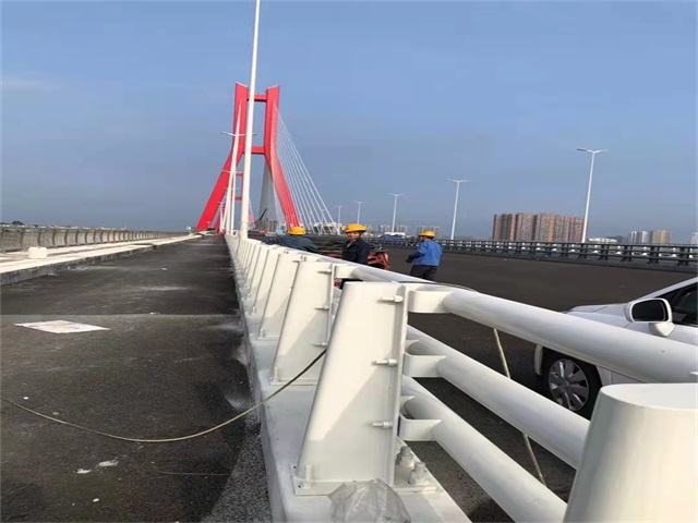 防撞護欄用到哪些技術